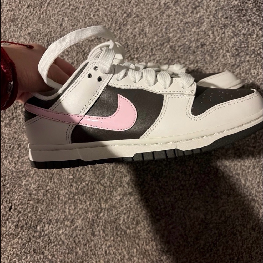 Nike Women's Brown , pink  and White Sneakers